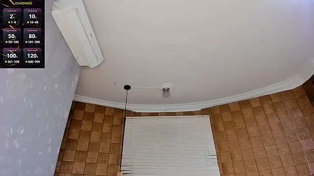 TOWERS21  online show from February 13, 2025, 11:04 pm