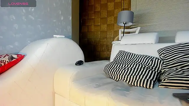 TOWERS21  online show from March 10, 2025, 8:01 pm