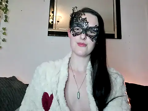 LexiSnowUK online show from January 9, 2025, 8:01 pm