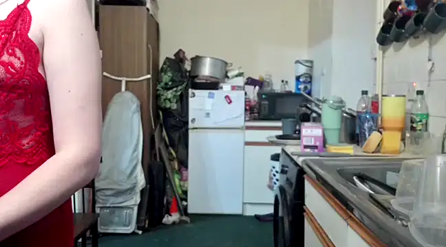 LexiSnowUK online show from March 3, 2025, 5:39 pm