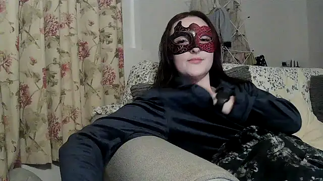 Snapshot of LexiSnowUK chatting on March 18, 2026, 9:40 pm LexiSnowUK online show from March 18, 2026, 9:40 pm