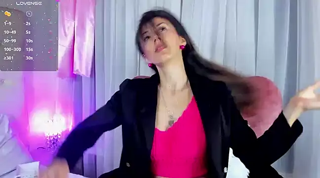  jade white  online show from January 14, 2025, 12:56 pm