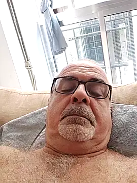 Snapshot of Satiro_Sevilla chatting on September 15, 2025, 5:13 pm Satiro Sevilla online show from September 15, 2025, 5:13 pm