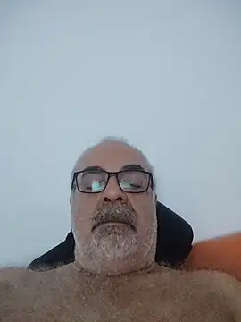 Snapshot of Satiro_Sevilla chatting on October 12, 2025, 8:08 pm Satiro Sevilla online show from October 12, 2025, 8:08 pm