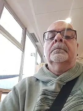 Snapshot of Satiro_Sevilla chatting on November 5, 2025, 2:17 pm Satiro Sevilla online show from November 5, 2025, 2:17 pm