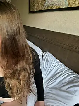 OverlookedHonesty9 online show from April 8, 2026, 4:51 pm