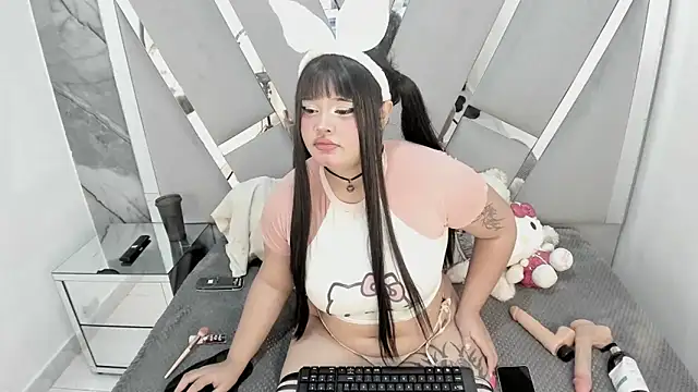 kittyhtx online show from October 16, 2025, 4:57 am