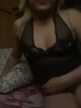 Snapshot of HoneyBdaQueen chatting on December 20, 2024, 2:16 pm HoneyBdaQueen online show from December 20, 2024, 2:16 pm