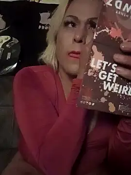 Snapshot of HoneyBdaQueen chatting on November 27, 2025, 8:16 am HoneyBdaQueen online show from November 27, 2025, 8:16 am