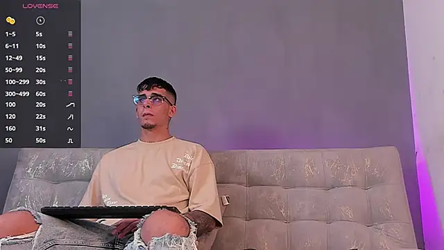 iamcamiloo  online show from January 1, 2025, 10:46 pm