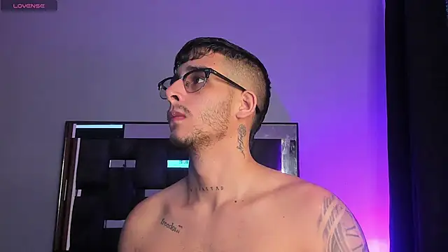 iamcamiloo  online show from March 11, 2025, 12:50 pm