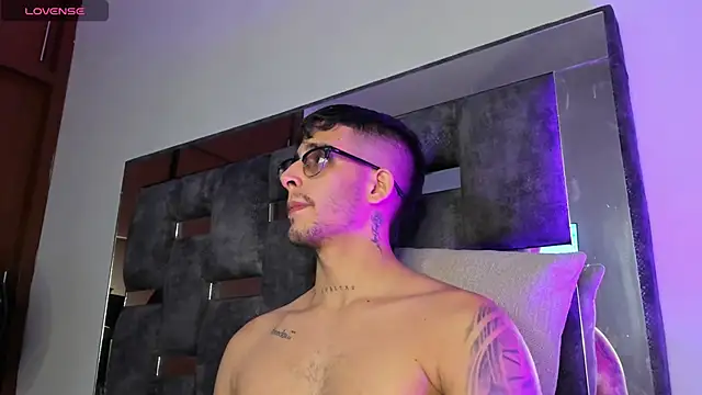 iamcamiloo  online show from March 19, 2025, 6:57 am