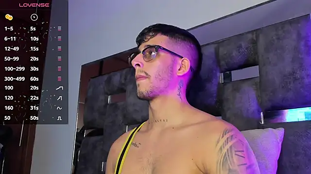 iamcamiloo  online show from March 22, 2025, 1:11 am