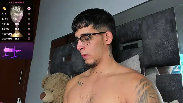 iamcamiloo  online show from October 31, 2025, 5:41 am