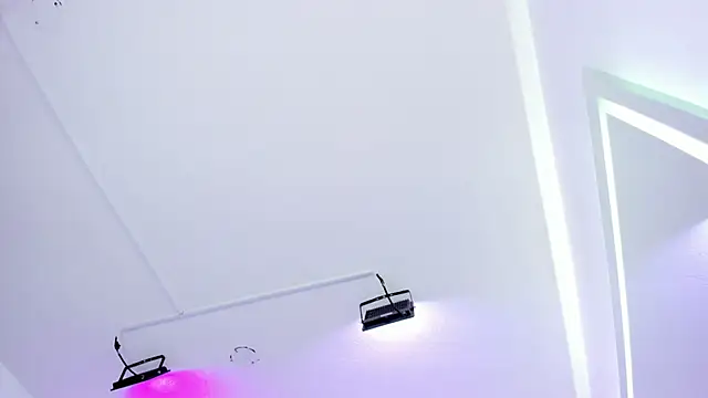 Ema louis  online show from December 19, 2024, 6:12 pm