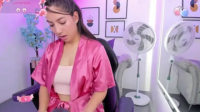 Ema louis  online show from February 13, 2025, 4:50 pm