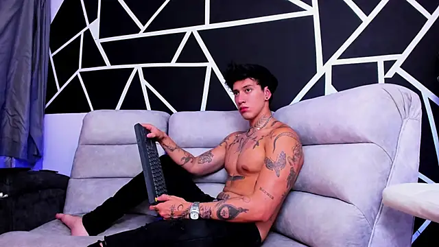 JUSTIN FULLER1 online show from February 12, 2025, 7:45 pm