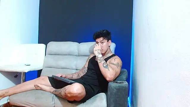 JUSTIN FULLER1 online show from March 26, 2026, 2:22 pm