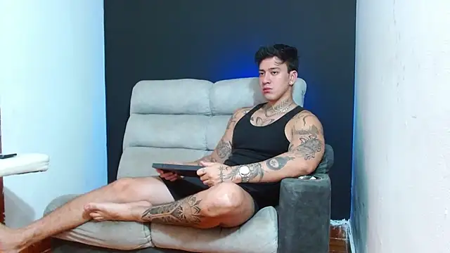 JUSTIN FULLER1 online show from July 4, 2026, 11:00 pm