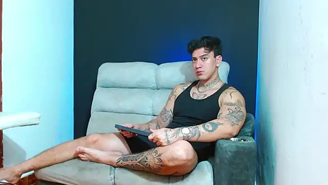 JUSTIN FULLER1 online show from July 8, 2026, 4:22 pm
