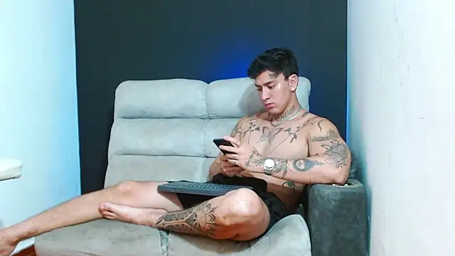 JUSTIN FULLER1 online show from July 9, 2026, 5:00 am