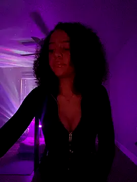 Snapshot of redbonejada chatting on September 18, 2025, 12:01 am redbonejada online show from September 18, 2025, 12:01 am