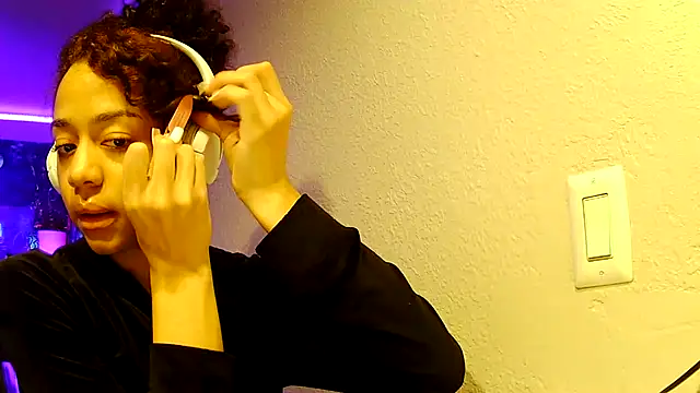 redbonejada online show from February 6, 2026, 4:43 pm