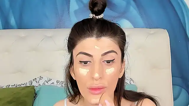 SkinnyDolly online show from November 3, 2025, 3:08 am