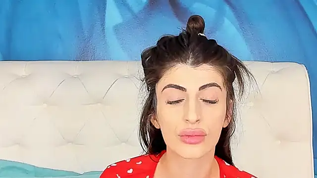 Snapshot of SkinnyDolly chatting on February 5, 2026, 10:03 pm SkinnyDolly online show from February 5, 2026, 10:03 pm