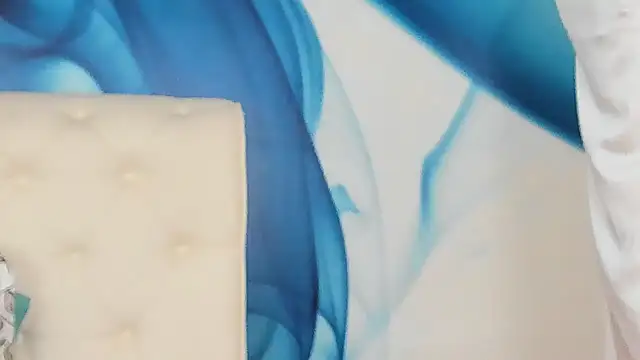 SkinnyDolly online show from April 19, 2026, 2:11 am