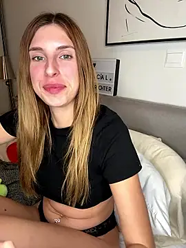 emma05 online show from January 6, 2026, 6:11 pm