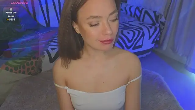 KellyFouler online show from April 25, 2026, 5:21 am