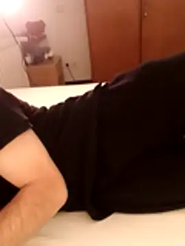 Snapshot of crems77 chatting on January 9, 2026, 4:54 pm crems77 online show from January 9, 2026, 4:54 pm