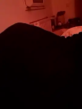 Snapshot of crems77 chatting on January 11, 2026, 9:20 pm crems77 online show from January 11, 2026, 9:20 pm