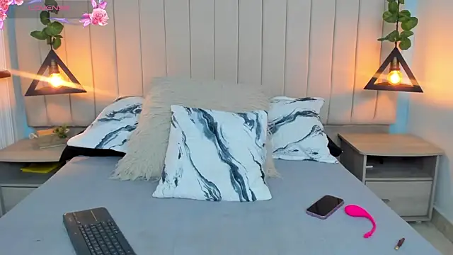 JulianaWaldo online show from January 31, 2025, 1:02 pm