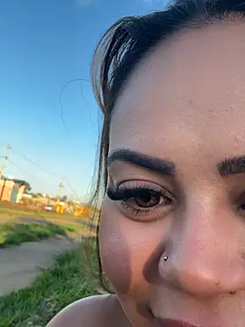 lariic online show from April 14, 2026, 8:26 pm