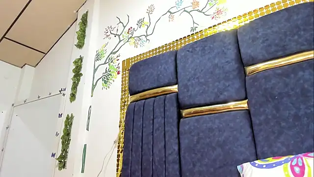 skaysanchez1 online show from November 15, 2025, 7:54 pm