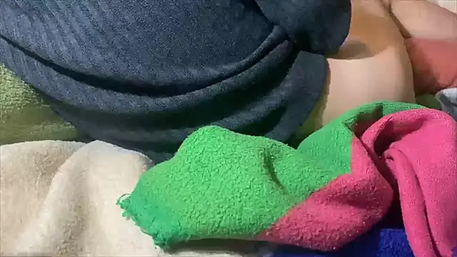 emylolo9 online show from December 15, 2024, 7:31 pm