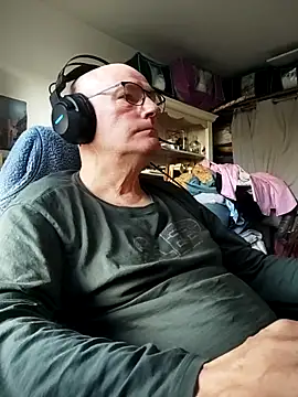 bogland33 online show from March 29, 2026, 10:15 am