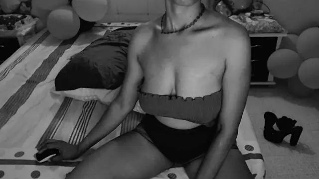 SashaBrianna99 online show from February 27, 2025, 6:18 am