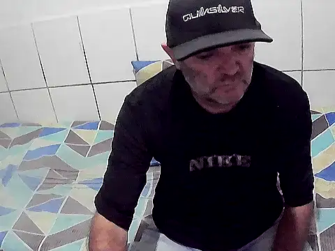 pierdona online show from November 18, 2025, 6:23 pm