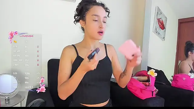 its  angelica  online show from November 3, 2025, 6:31 pm