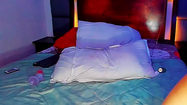 MimiRodriguez online show from February 23, 2025, 10:06 am