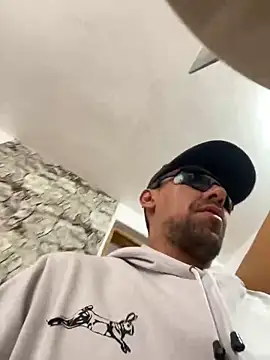 Snapshot of dantedesirexx chatting on January 26, 2025, 3:25 pm dantedesirexx online show from January 26, 2025, 3:25 pm