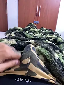 Snapshot of dantedesirexx chatting on February 2, 2025, 1:45 am dantedesirexx online show from February 2, 2025, 1:45 am