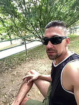 Snapshot of dantedesirexx chatting on May 30, 2026, 4:37 pm dantedesirexx online show from May 30, 2026, 4:37 pm