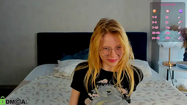 Snapshot of Esme_Runn chatting on May 21, 2026, 3:13 am Esme Runn online show from May 21, 2026, 3:13 am