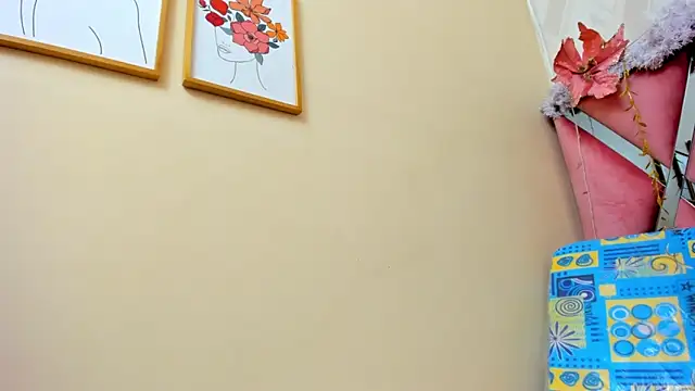 Snapshot of charlotterichardss chatting on December 6, 2024, 4:03 am charlotterichardss online show from December 6, 2024, 4:03 am