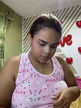 Evabigass online show from November 5, 2025, 8:09 pm