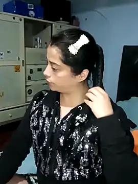 Snapshot of Elvishcassie_ chatting on March 9, 2025, 11:46 pm Elvishcassie  online show from March 9, 2025, 11:46 pm